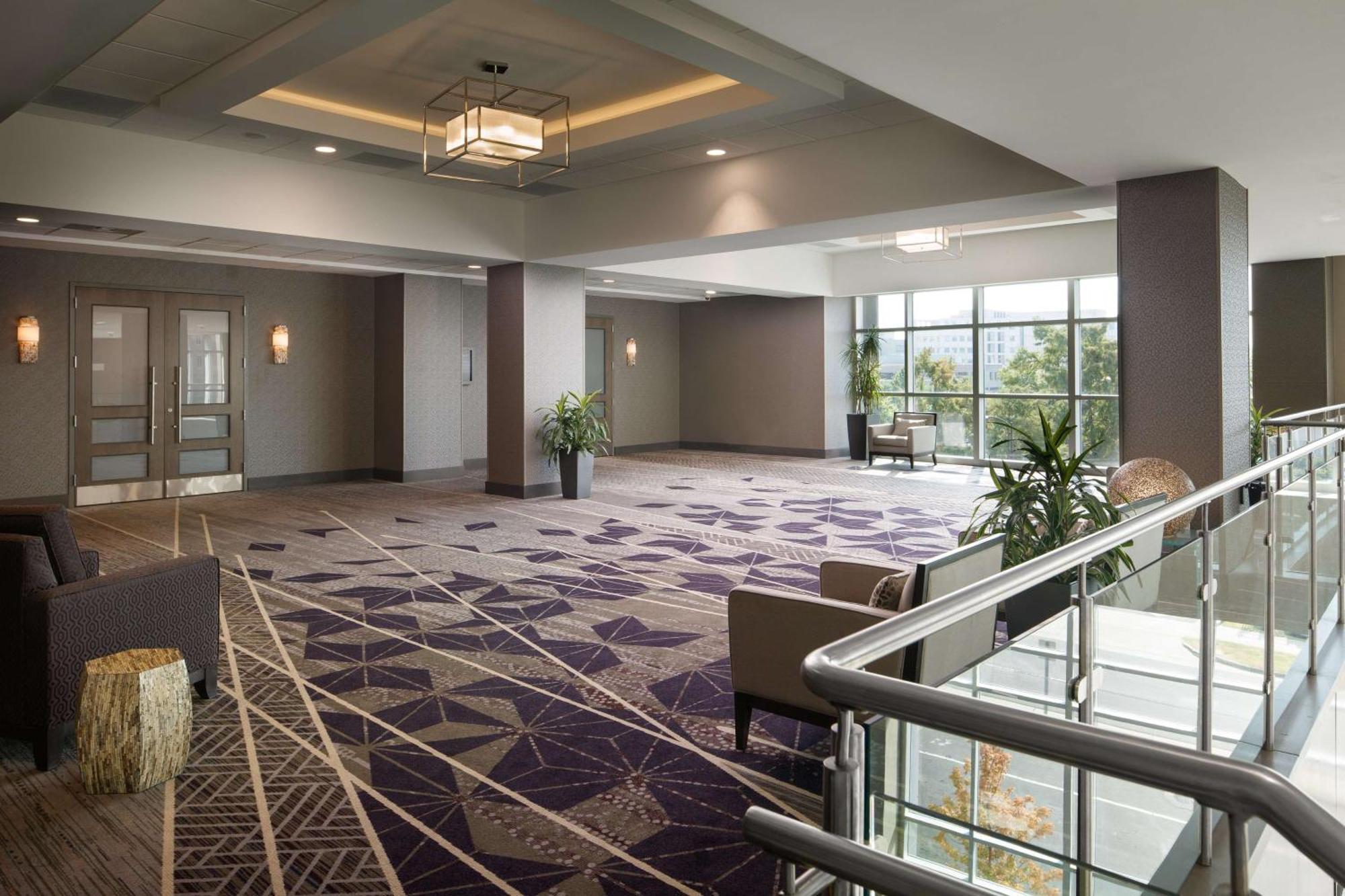 Embassy Suites By Hilton Charlotte Uptown Exteriör bild