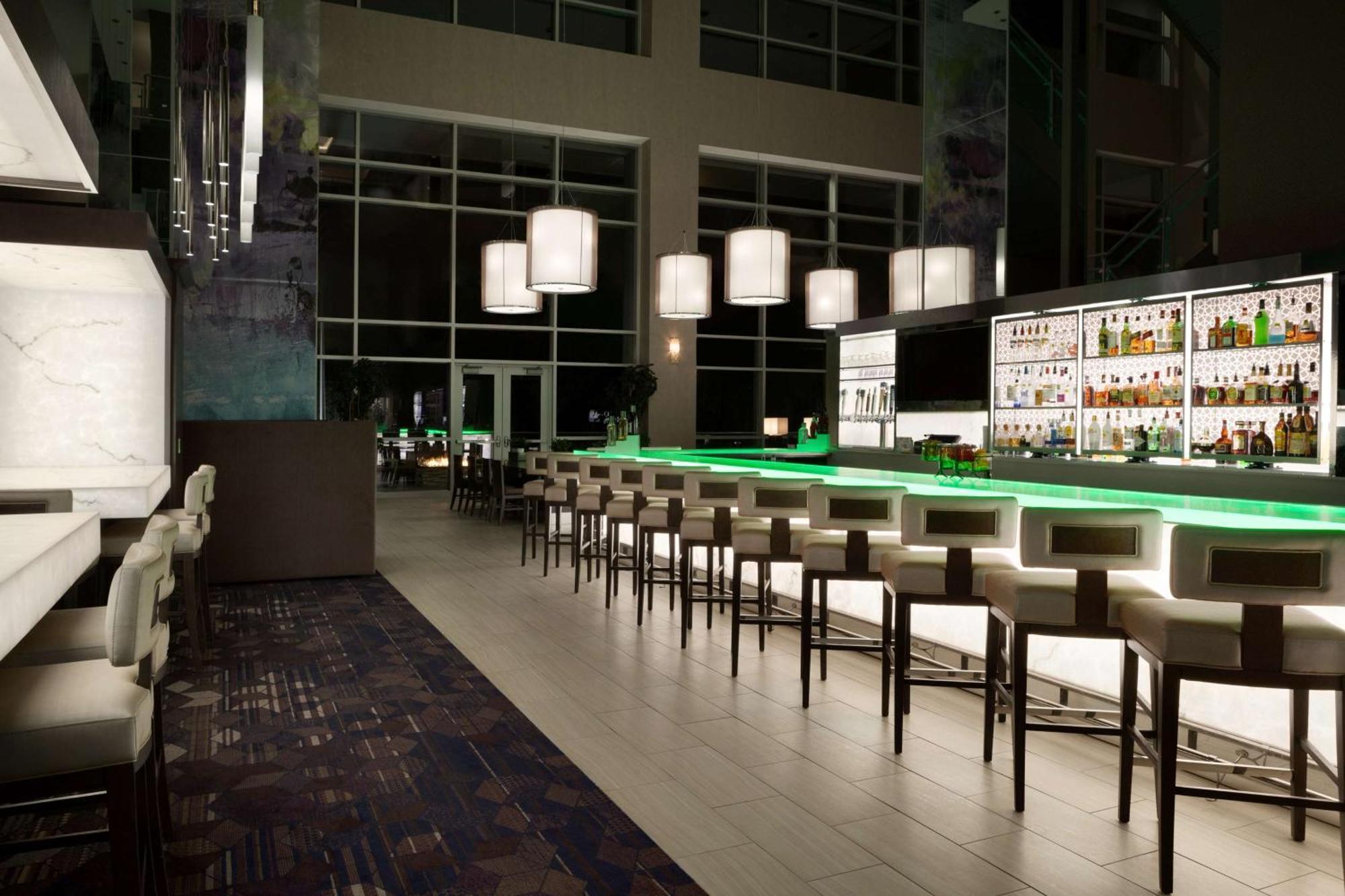 Embassy Suites By Hilton Charlotte Uptown Exteriör bild