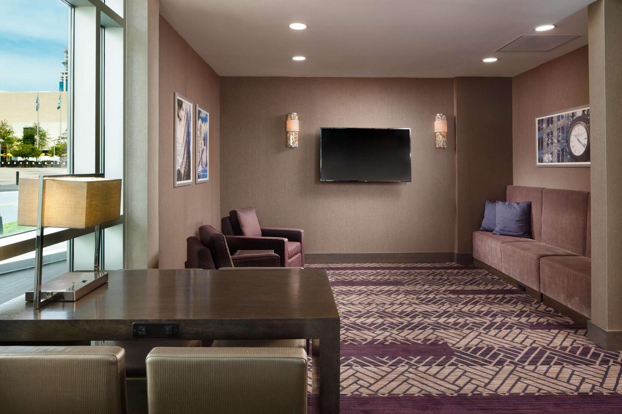 Embassy Suites By Hilton Charlotte Uptown Exteriör bild
