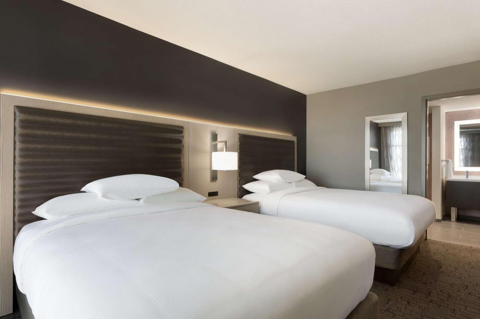 Embassy Suites By Hilton Charlotte Uptown Exteriör bild