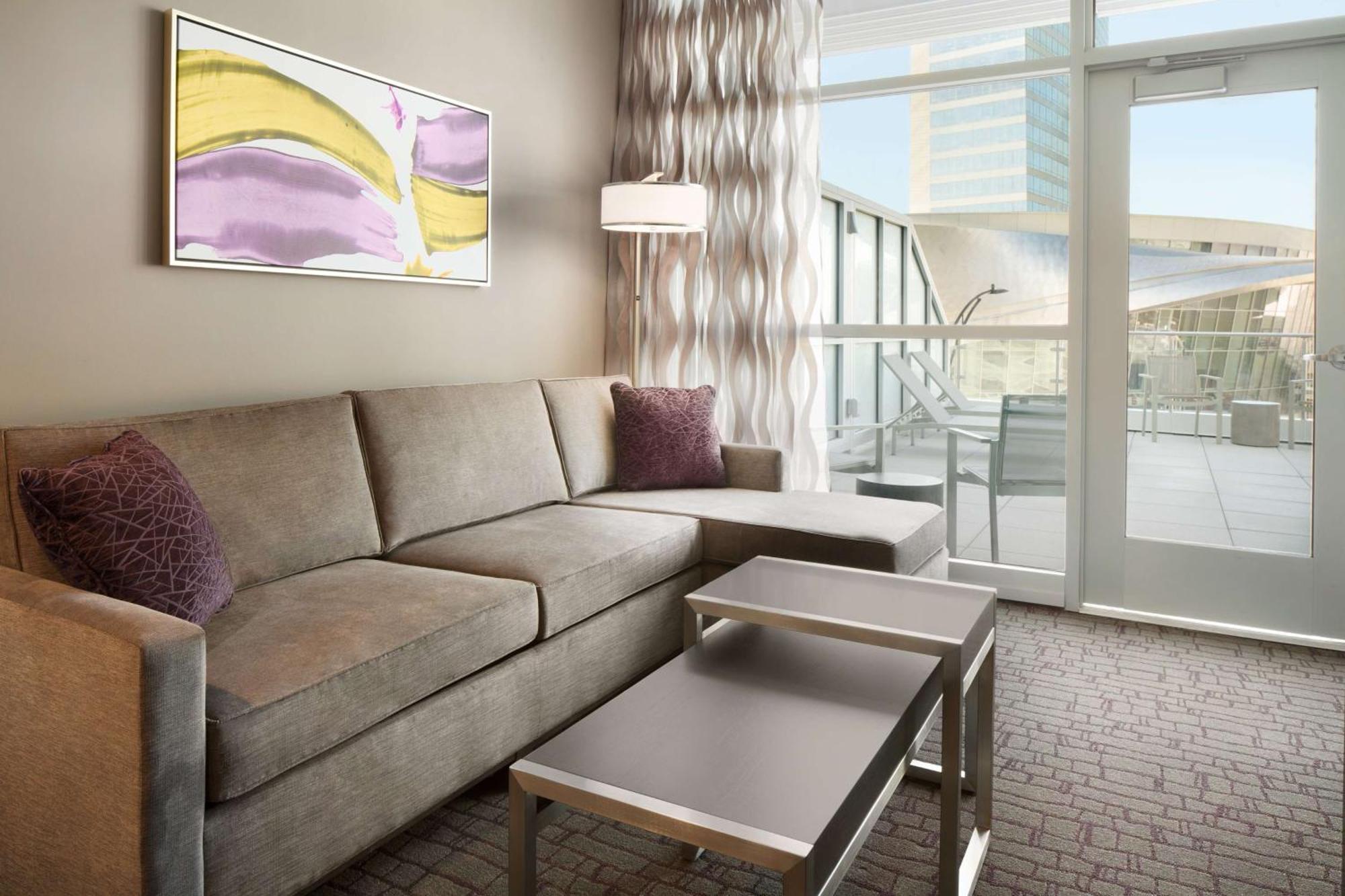 Embassy Suites By Hilton Charlotte Uptown Exteriör bild