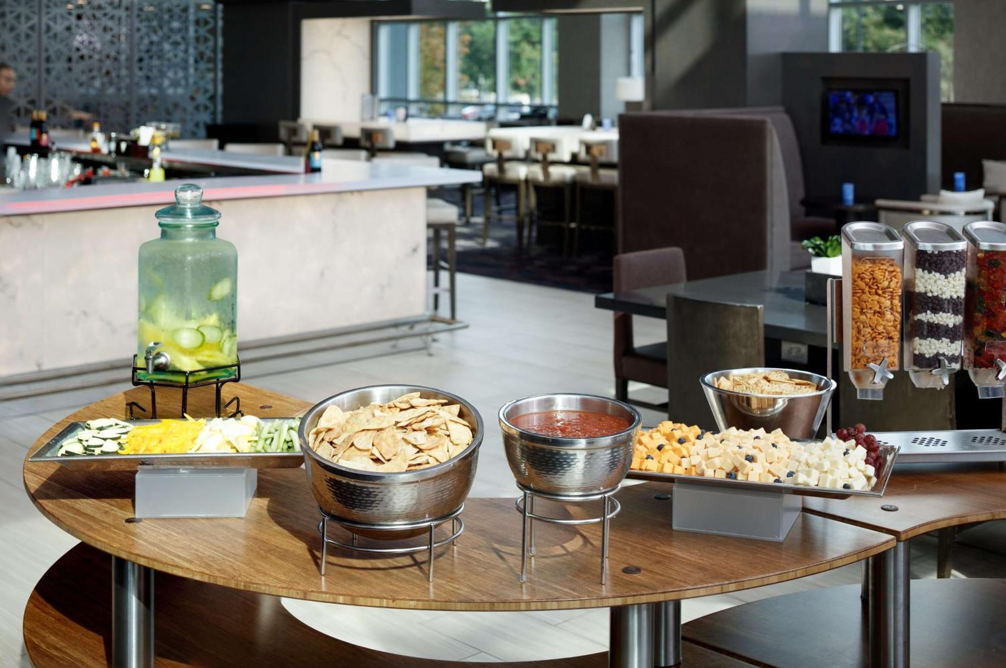 Embassy Suites By Hilton Charlotte Uptown Exteriör bild