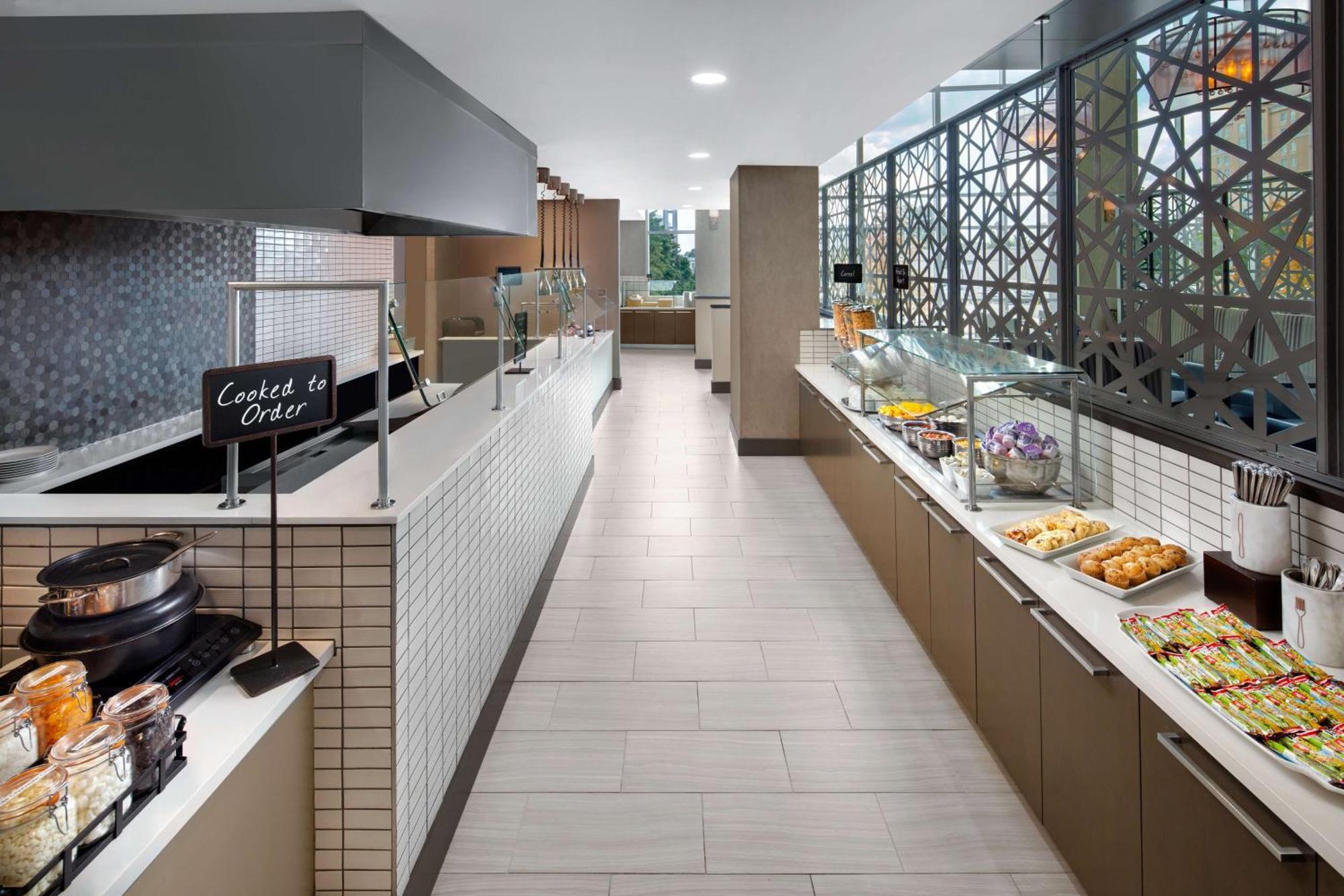 Embassy Suites By Hilton Charlotte Uptown Exteriör bild